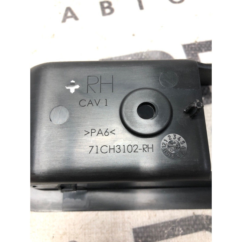 Накладка ручки внутренней (салон) Cadillac Xt5 1 2016 3.6 71ch3102