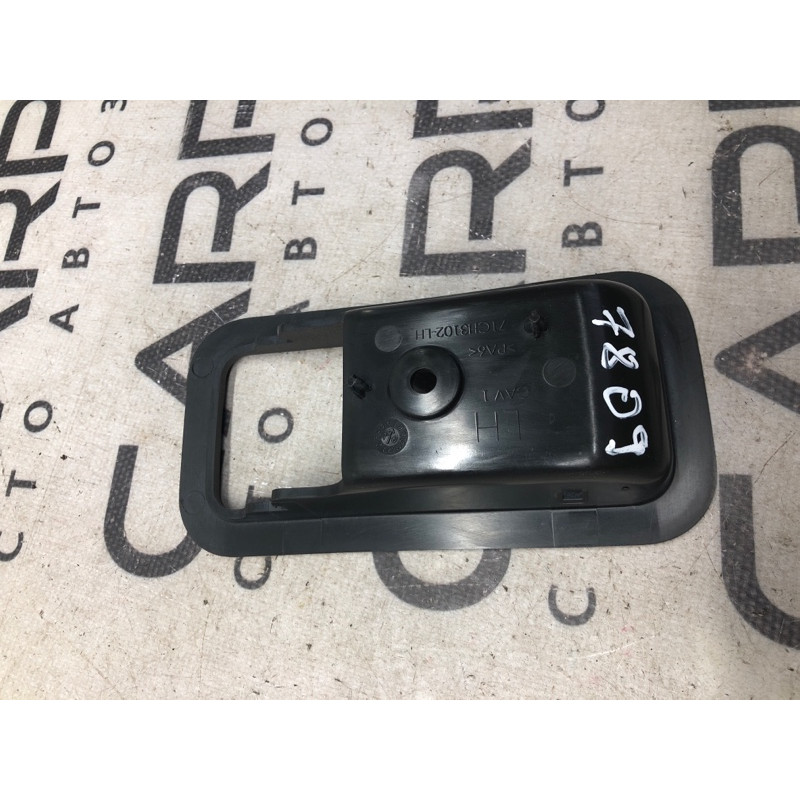 Накладка ручки внутренней (салон) Cadillac Xt5 1 2016 3.6 71ch3102