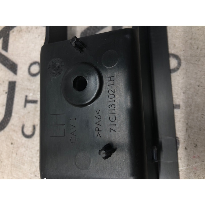 Накладка ручки внутренней (салон) Cadillac Xt5 1 2016 3.6 71ch3102