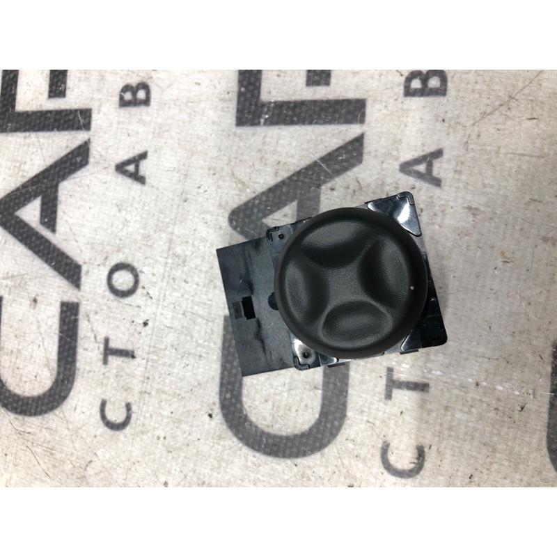 Кнопка регулировки сиденья (электрика / кнопки) Cadillac Xt5 1 2016 3.6 25802502