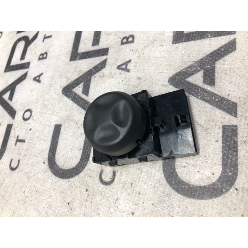 Кнопка регулировки сиденья (электрика / кнопки) Cadillac Xt5 1 2016 3.6 25802502