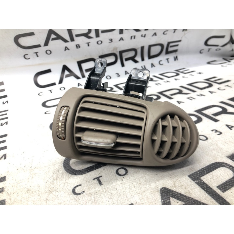 Дефлектор воздуховода (салон) Mercedes-Benz C-class W203 2007 3.0 a2038302554
