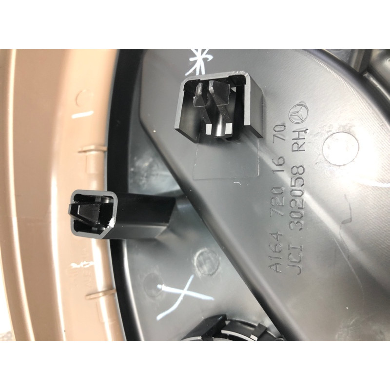 Молдинг двери (уголок) внутренний (кузов и элементы) Mercedes-Benz GL X164 2012 4.6 a1647201670