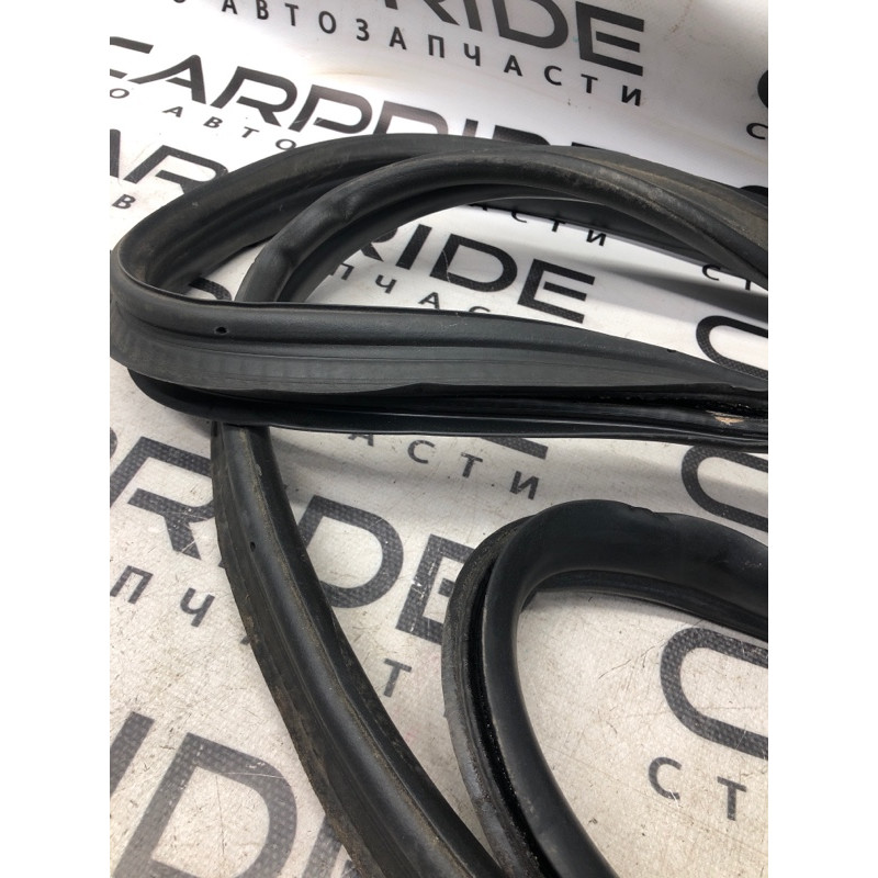 Уплотнитель проема багажника (кузов и элементы) Mercedes-Benz GL X164 2012 4.6 a1647401378