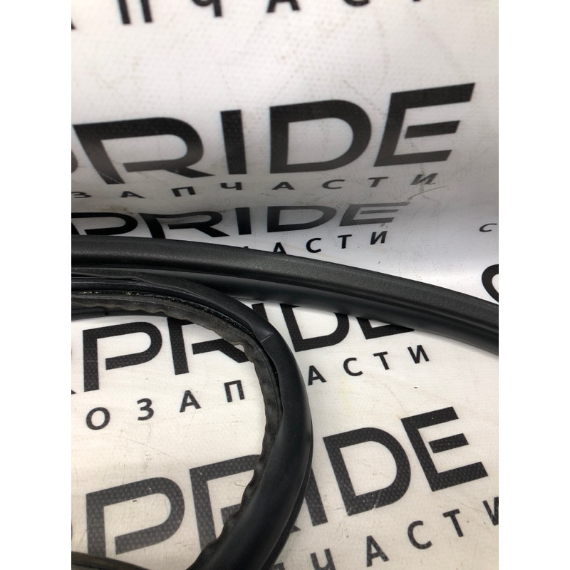 Уплотнитель проема багажника (кузов и элементы) Mercedes-Benz GL X164 2012 4.6 a1647401378