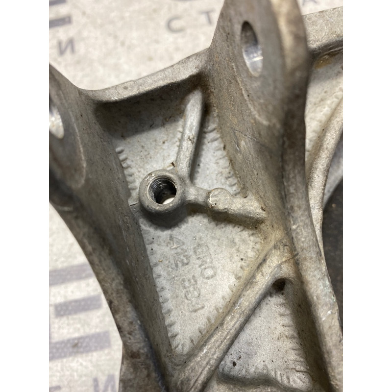 Опора стойки (подвеска) Audi Q5 8R 8r0412384