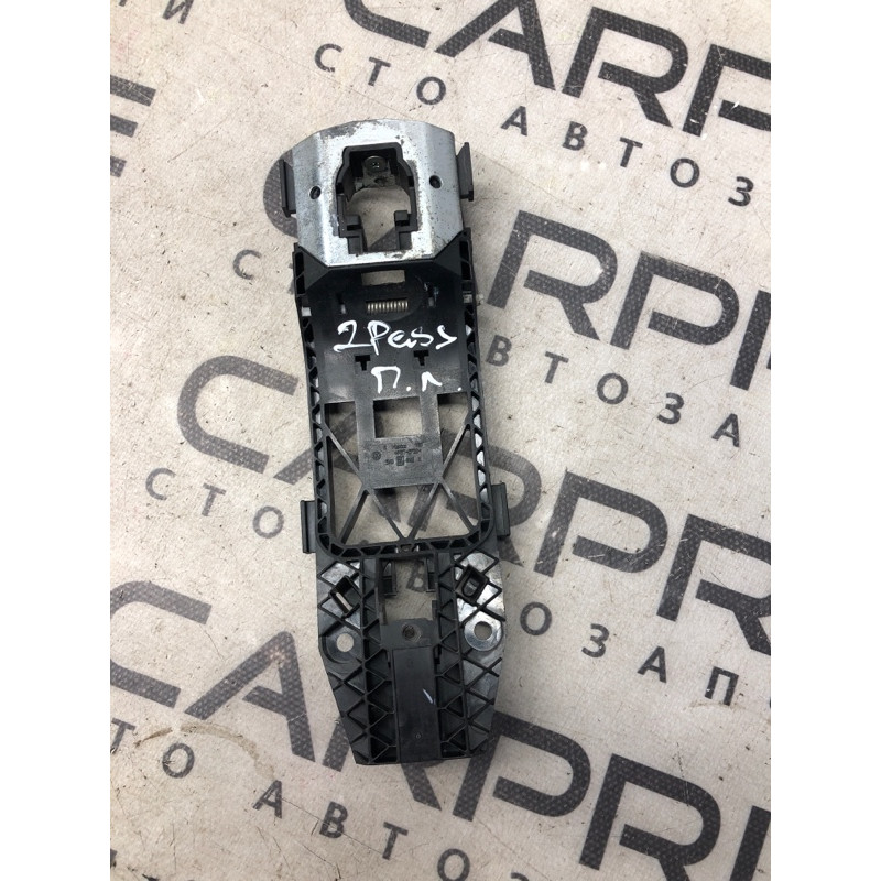 Кронштейн ручки двери (кузов и элементы) Volkswagen Passat B7 2014 1.8 5n0837885h