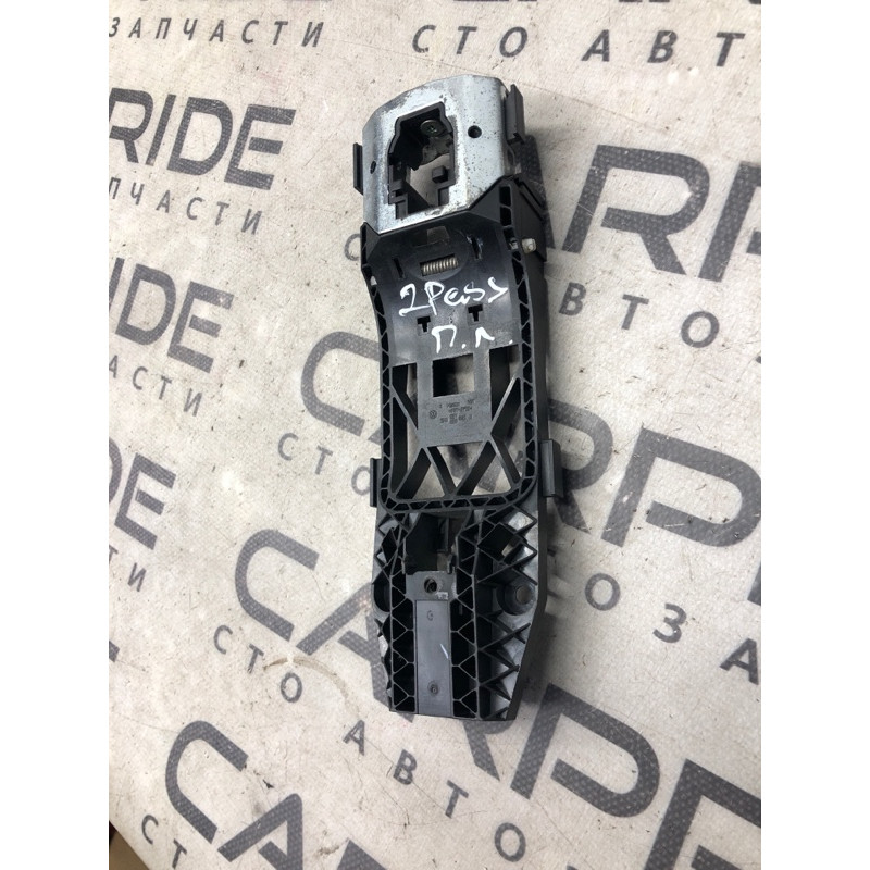 Кронштейн ручки двери (кузов и элементы) Volkswagen Passat B7 2014 1.8 5n0837885h