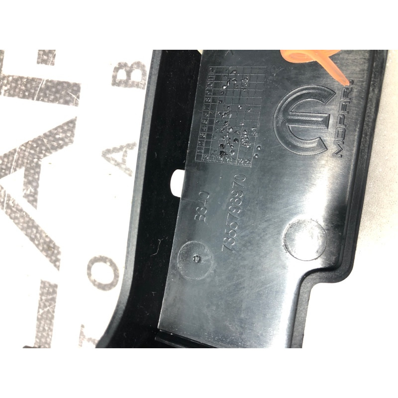 Кожух рулевой колонки верхний (салон) Jeep Renegade BU 2020 2.4 5UX61LXHAA