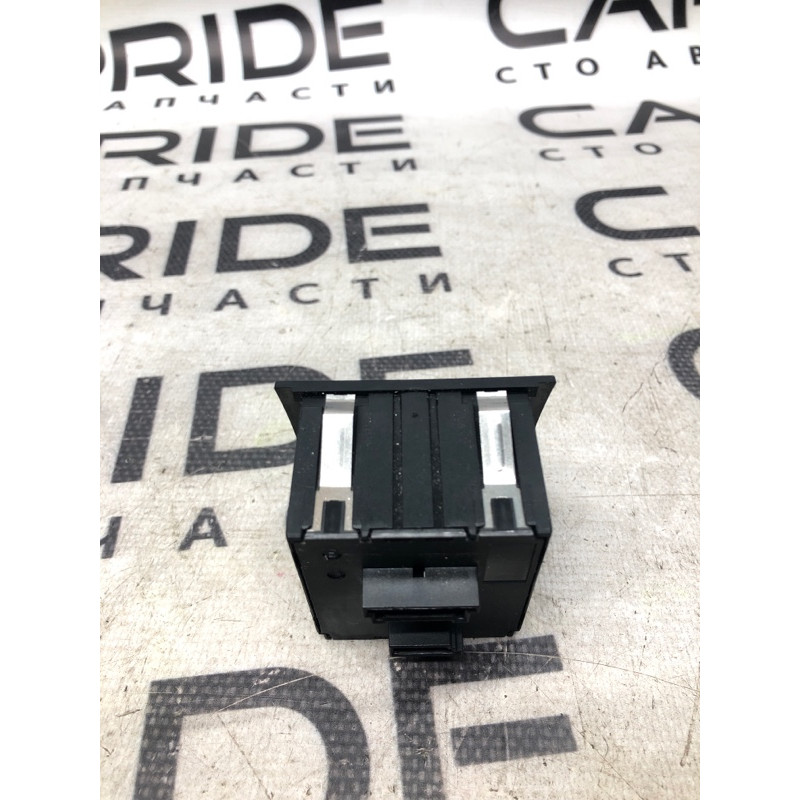 Кнопка аварийной сигнализации (электрика / кнопки) BMW 3-series E92 2010 3.0 N54 61319196714