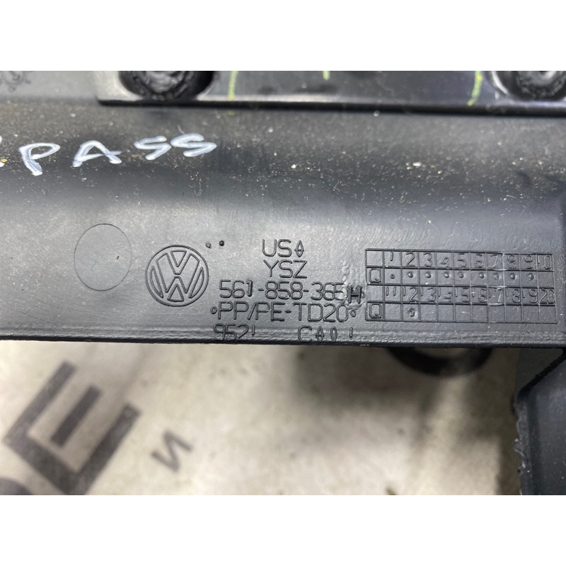 Пластик под рулевой (салон) Volkswagen Passat B7 2014 1.8 561858365h