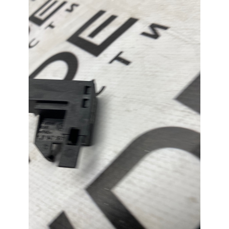 Датчик (электрика / датчики) Volkswagen Passat B7 2014 1.8 1j0947561