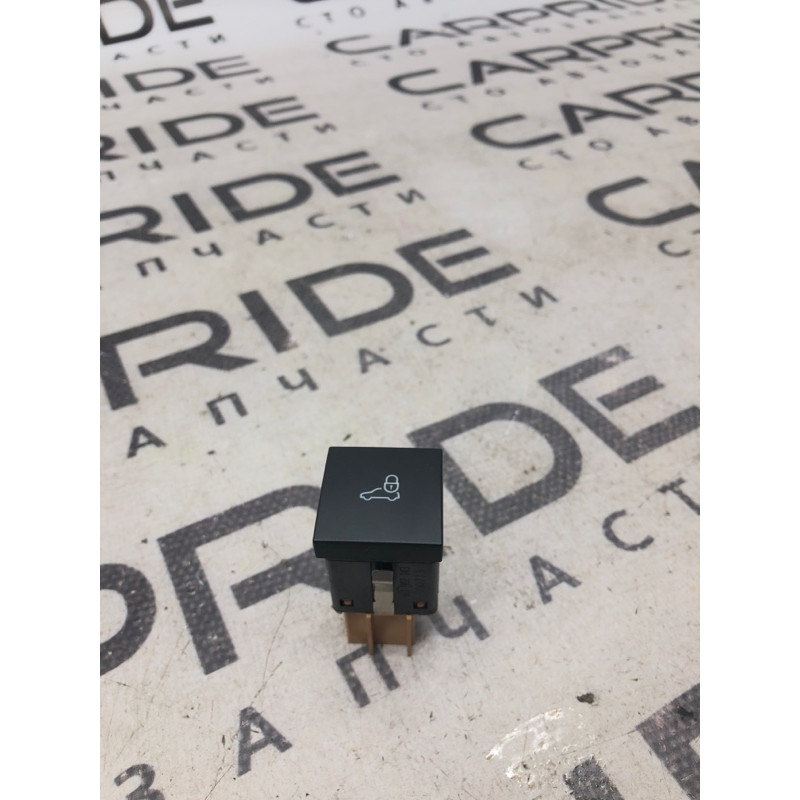 Кнопка открывания крышки багажника (электрика / кнопки) Volkswagen Passat B7 2014 1.8 561962143