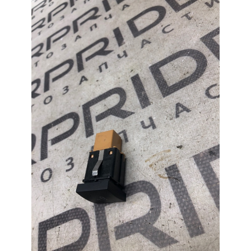 Кнопка открывания крышки багажника (электрика / кнопки) Volkswagen Passat B7 2014 1.8 561962143