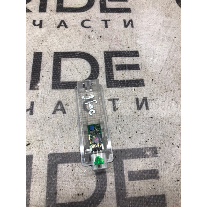 Плафон подсветки номера (оптика) FORD Focus MK3 2012 2.0 am5113a756aa