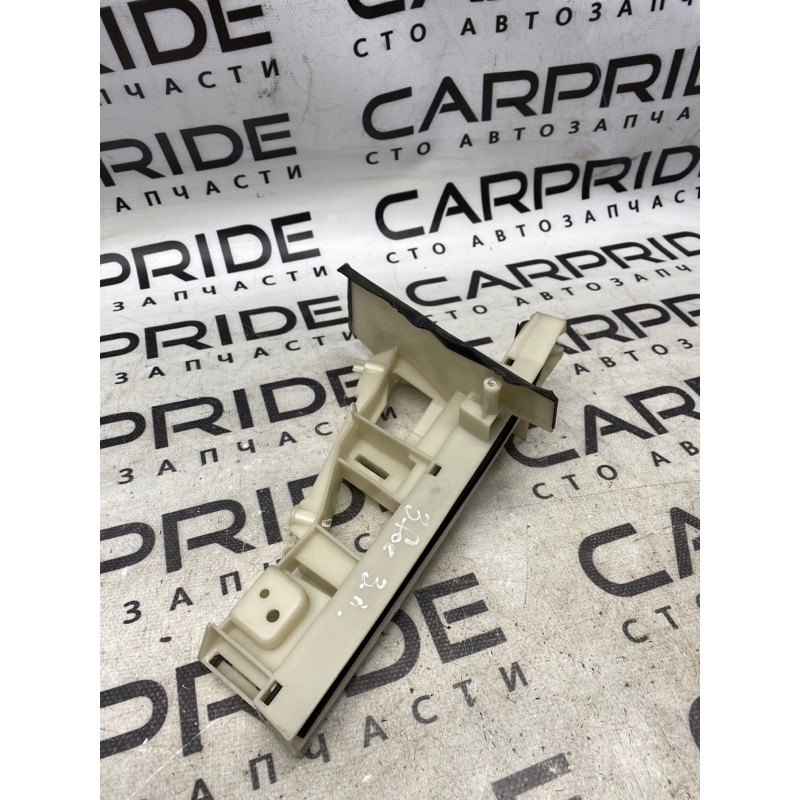 Крепление замка двери (кузов и элементы) FORD Focus MK3 2012 2.0 cm51a264a27ac