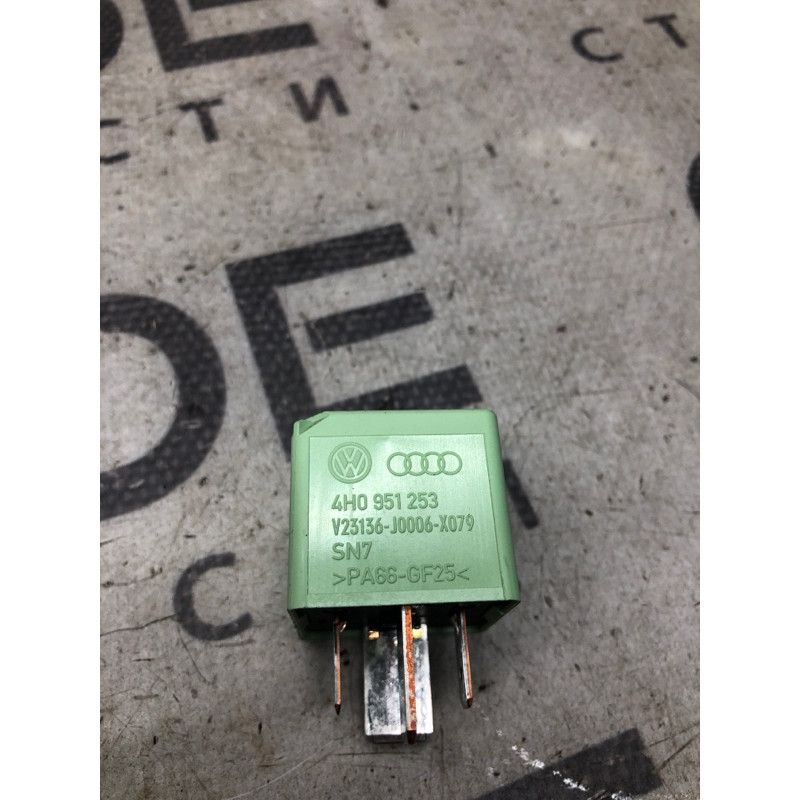 Реле (электрика) Volkswagen Passat B7 2014 1.8 4h0951253