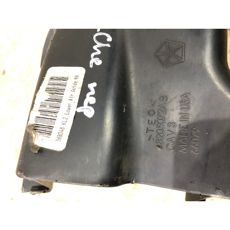 Заглушка бампера (кузов и элементы) Jeep Cherokee KL 2014 3.2 68205072ab