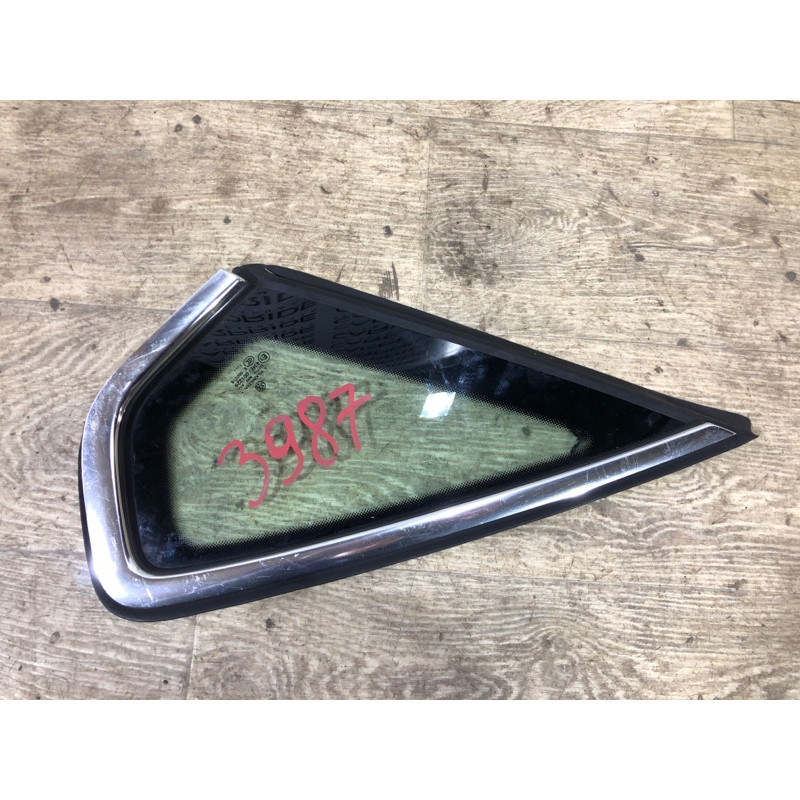 Форточка кузова (стекла и зеркала) Volkswagen Passat B7 2014 1.8