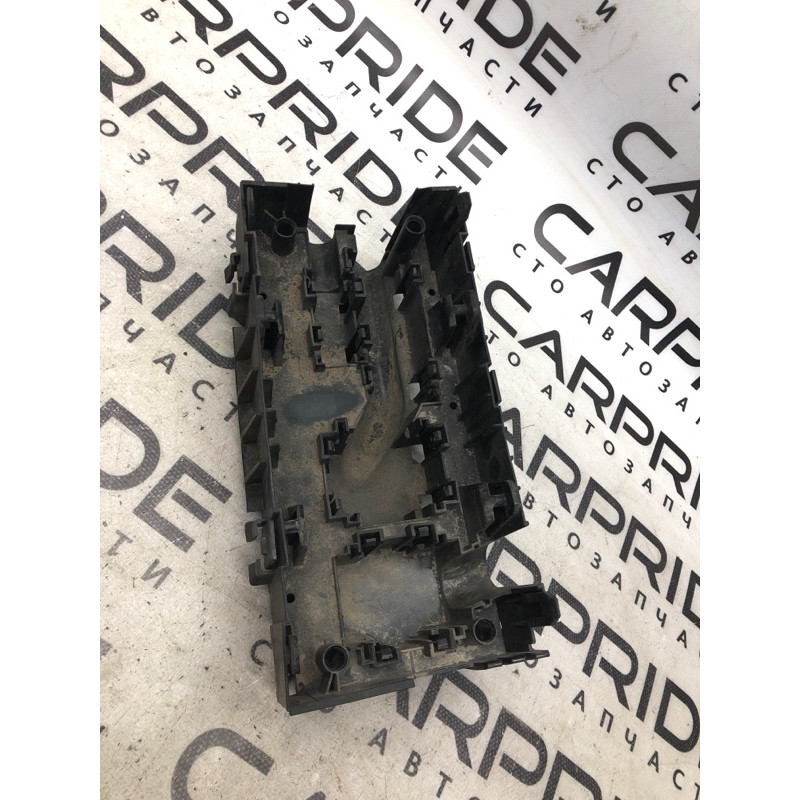Кронштейн блока предохранителей (кузов и элементы) Dodge Journey SXT 2013 3.6 68079356ab