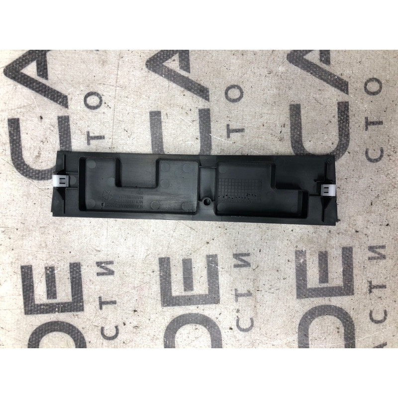 Накладка центральной консоли (салон) Jeep Cherokee KL 2014 3.2 5la19trmaa