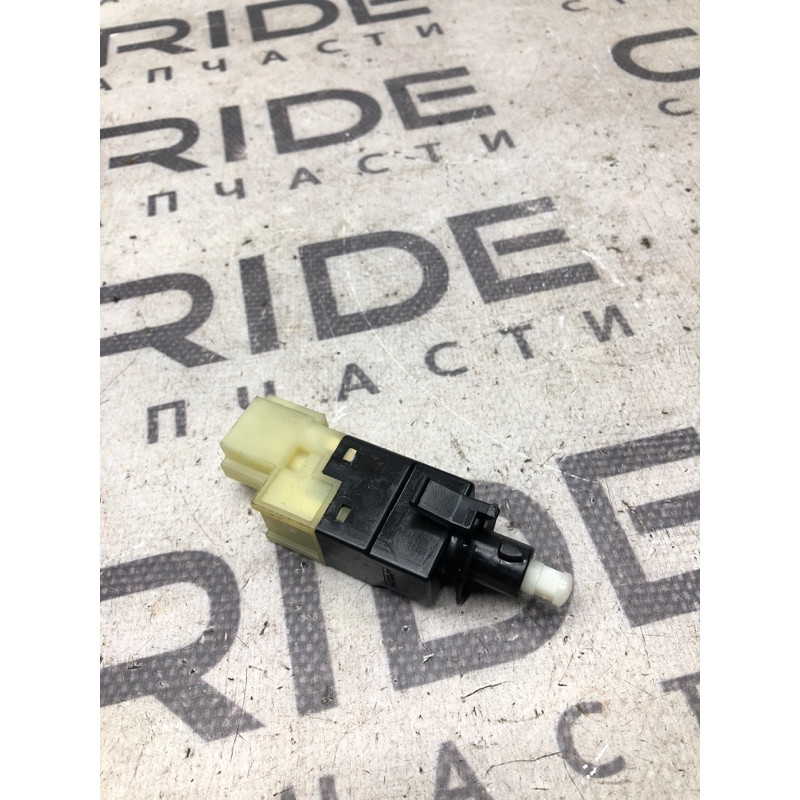 Концевик педали тормоза (электрика / датчики) Mercedes-Benz E-class W211 2008 3.5 a0015456709