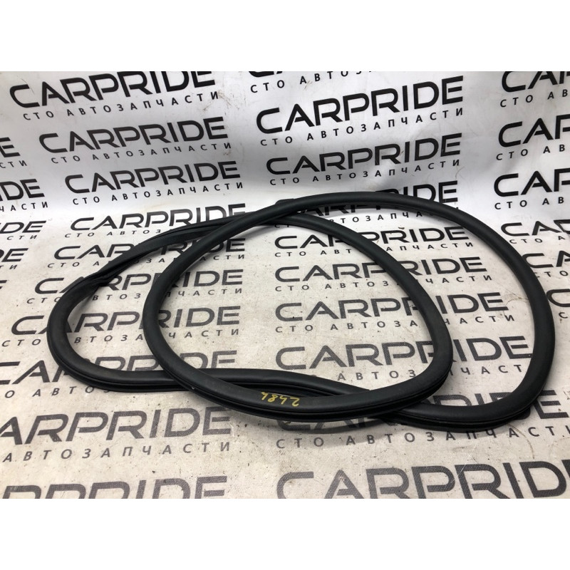 Уплотнитель проема двери (кузов и элементы) Jeep Cherokee KL 2014 3.2 6810381aa