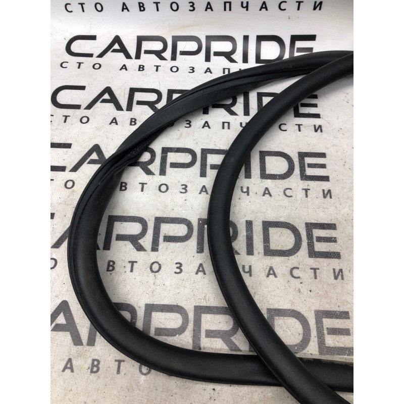 Уплотнитель проема двери (кузов и элементы) Jeep Cherokee KL 2014 3.2 6810381aa