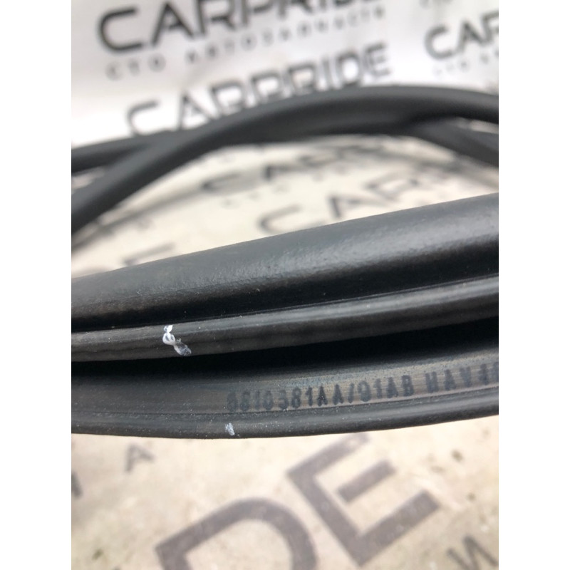 Уплотнитель проема двери (кузов и элементы) Jeep Cherokee KL 2014 3.2 6810381aa