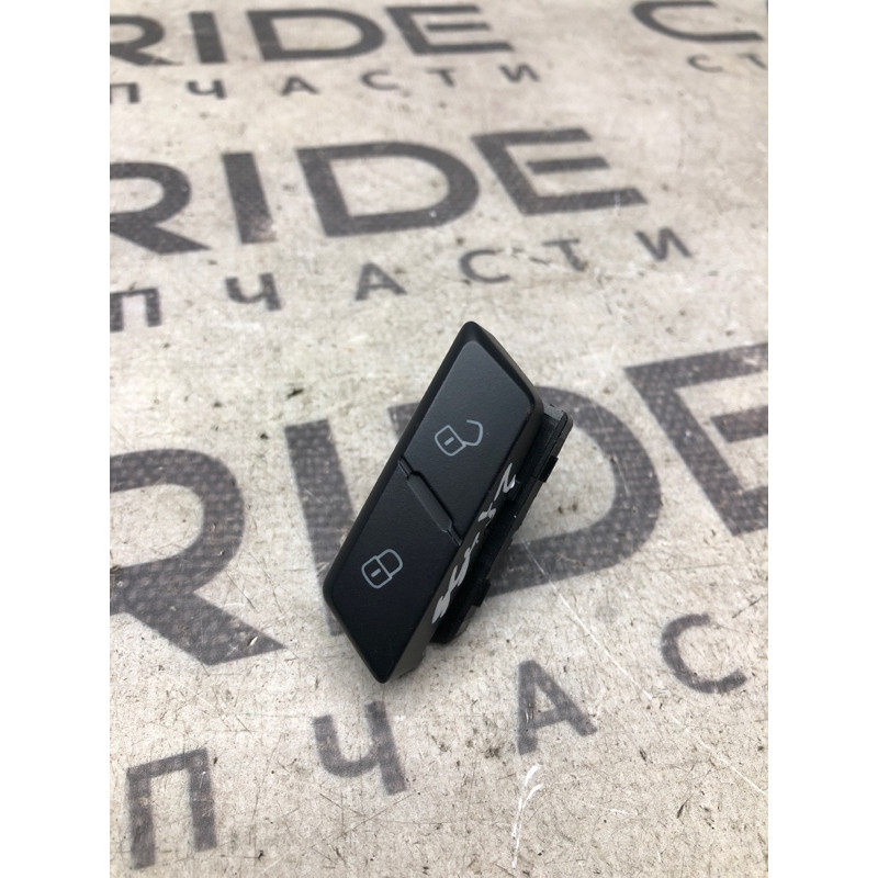 Кнопка блокировки центрального замка (электрика / кнопки) Volkswagen Passat B7 2014 1.8 561962136a