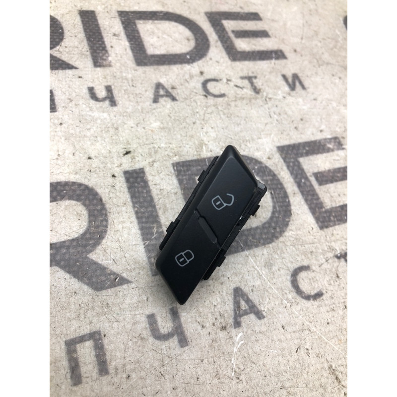 Кнопка блокировки центрального замка (электрика / кнопки) Volkswagen Passat B7 2014 1.8 561962136a