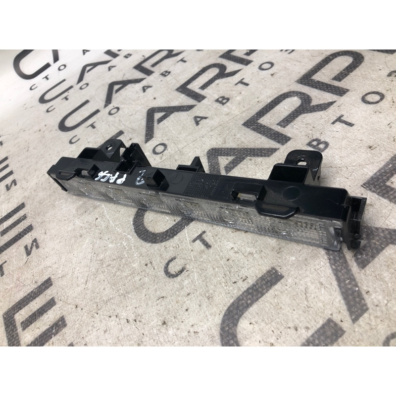 Повторитель стоп сигнала (оптика) Volkswagen Passat B7 2014 1.8 3e0176369