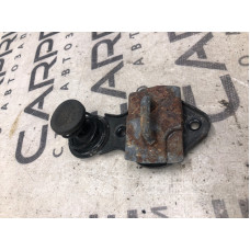 Замок капота