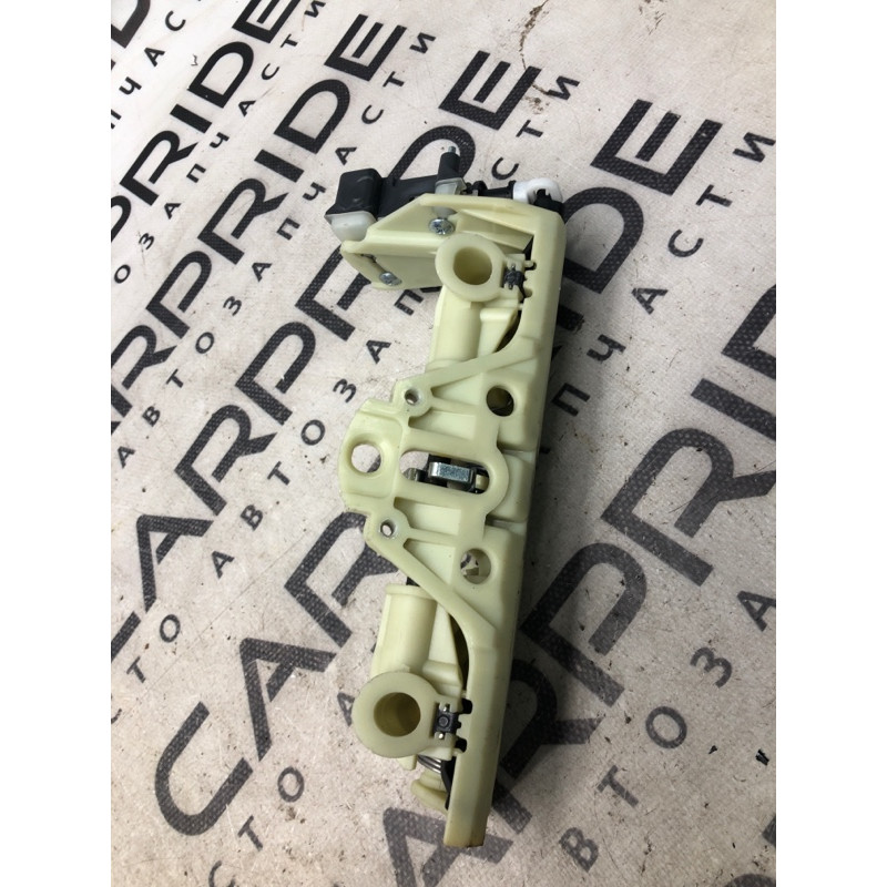 Направляющая подголовника (салон) Mercedes-Benz E-class W211 2008 3.5 2119700125