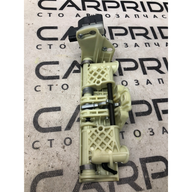 Направляющая подголовника (салон) Mercedes-Benz E-class W211 2008 3.5 2119700125