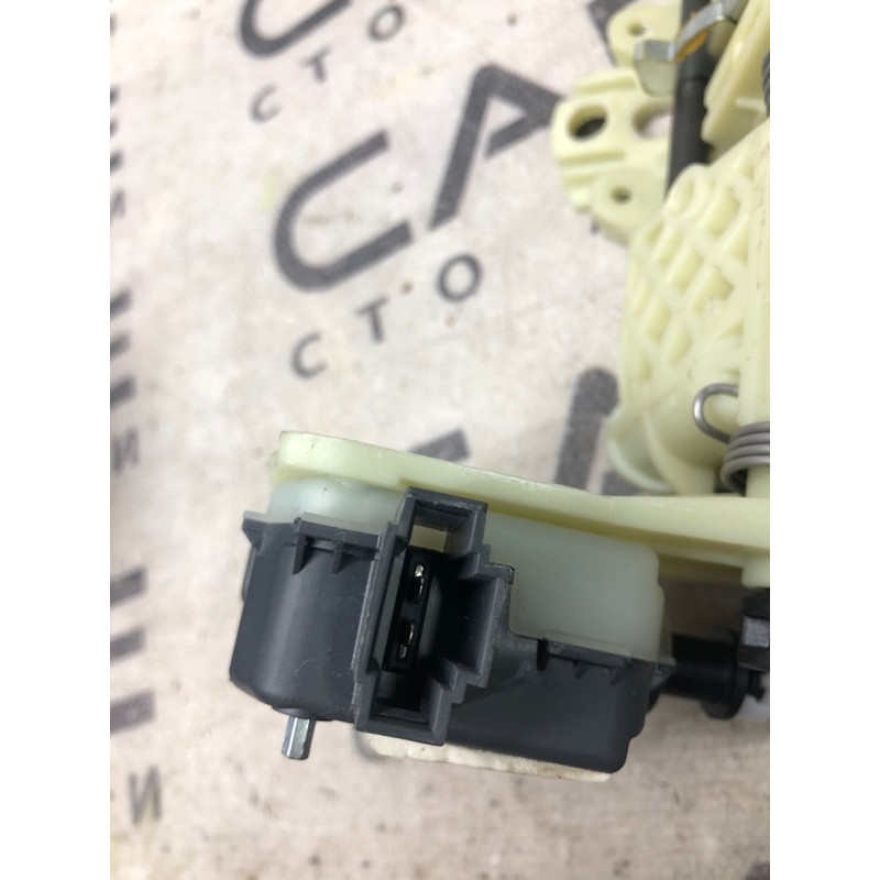 Направляющая подголовника (салон) Mercedes-Benz E-class W211 2008 3.5 2119700125