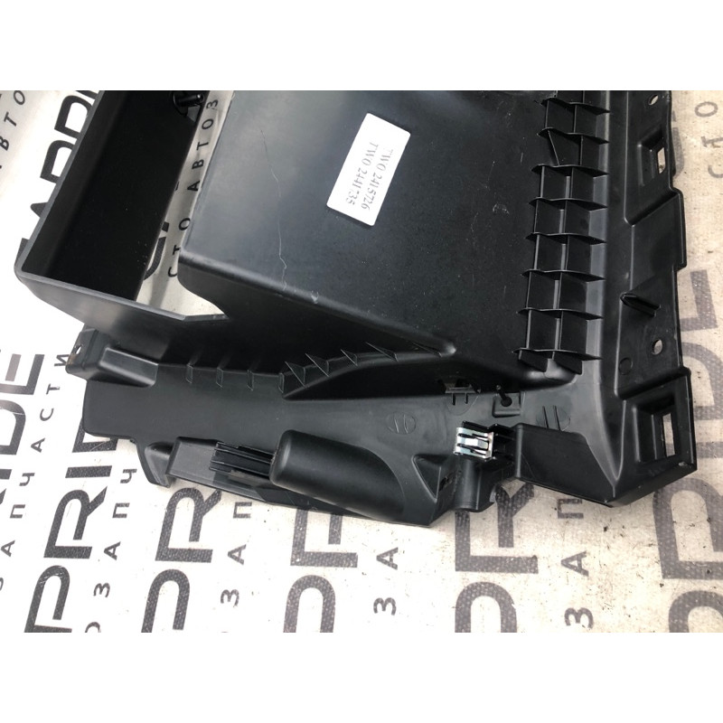 Бардачок (салон) Cadillac Xt5 1 2016 3.6