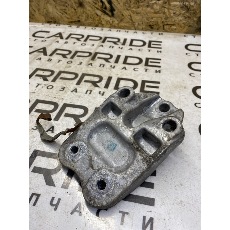 Кронштейн двигателя (кронштейны двигателя) Dodge CARAVAN RT 04721734af