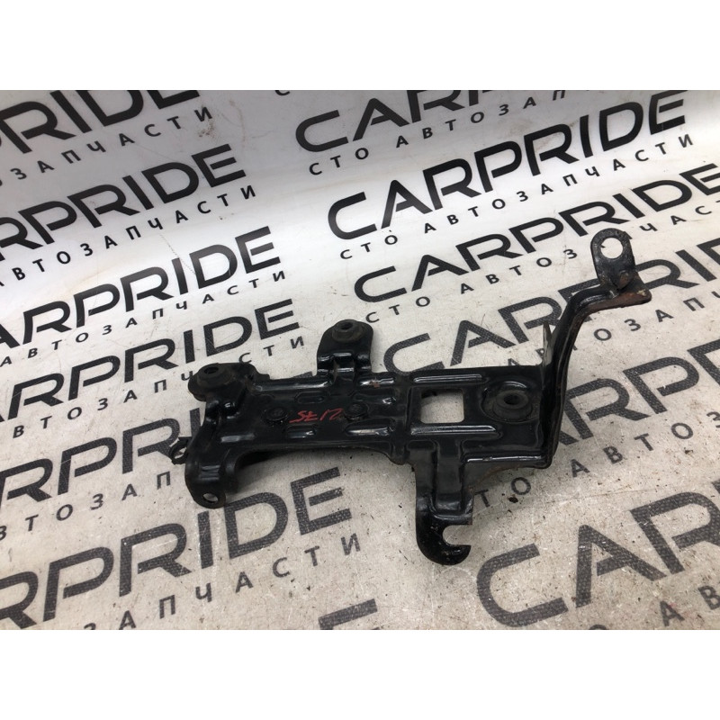 Кронштейн корпуса воздушного фильтра (кронштейны двигателя) Jeep Compass MK49 2011 2.4 4891638AB