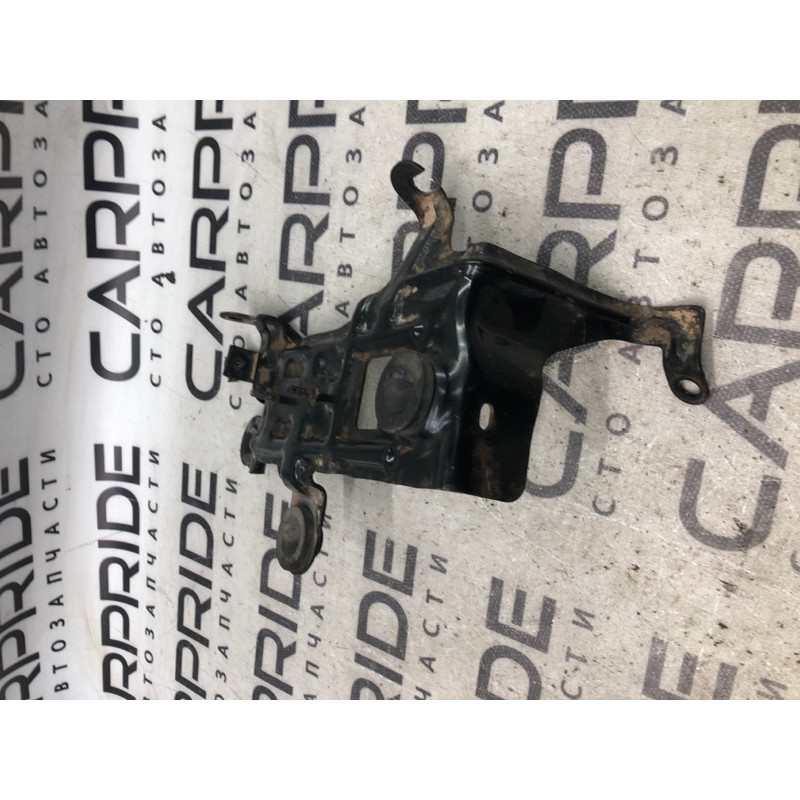 Кронштейн корпуса воздушного фильтра (кронштейны двигателя) Jeep Compass MK49 2011 2.4 4891638AB