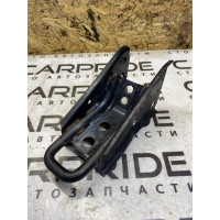 Крюк буксировочный