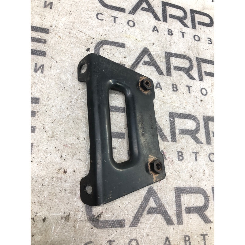 Кронштейн выпускного коллектора (выпускная система) Jeep Compass MK49 2011 2.4 04693351ac