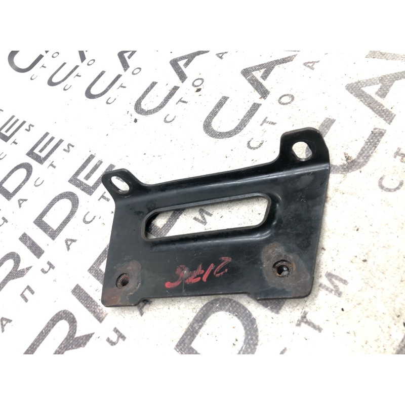 Кронштейн выпускного коллектора (выпускная система) Jeep Compass MK49 2011 2.4 04693351ac