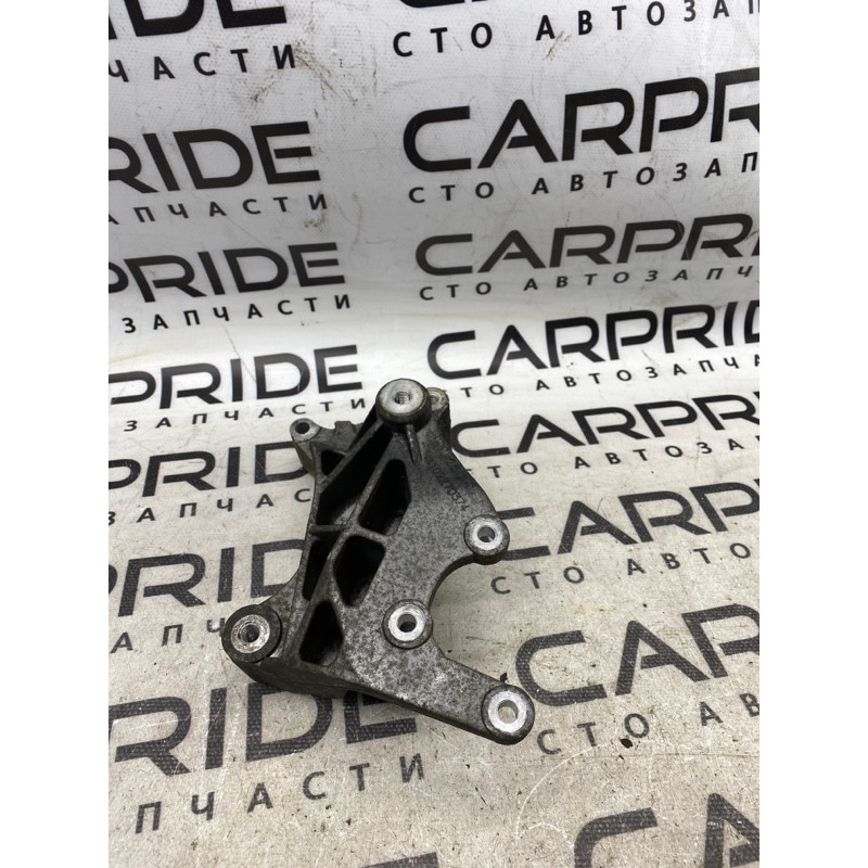Кронштейн насоса гидроусилителя (кронштейны двигателя) Dodge Journey JC 04891593aa