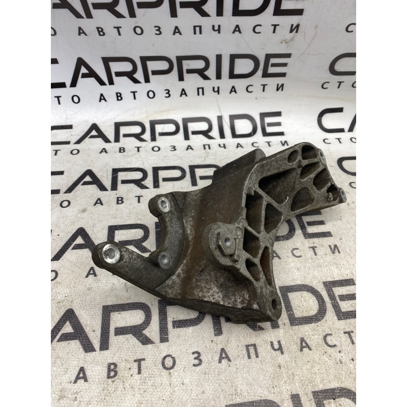 Кронштейн насоса гидроусилителя (кронштейны двигателя) Dodge Journey JC 04891593aa