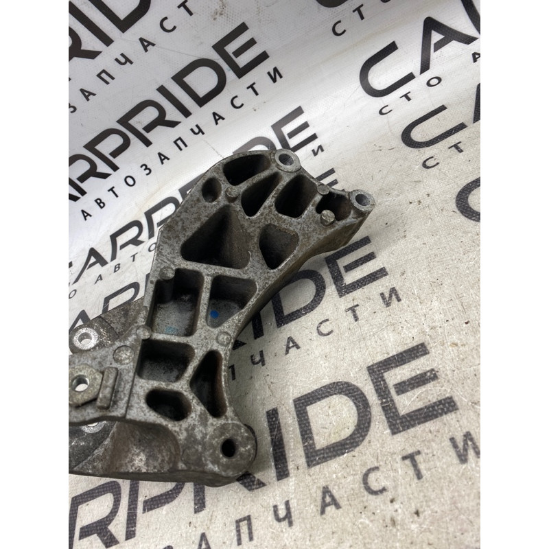 Кронштейн насоса гидроусилителя (кронштейны двигателя) Dodge Journey JC 04891593aa