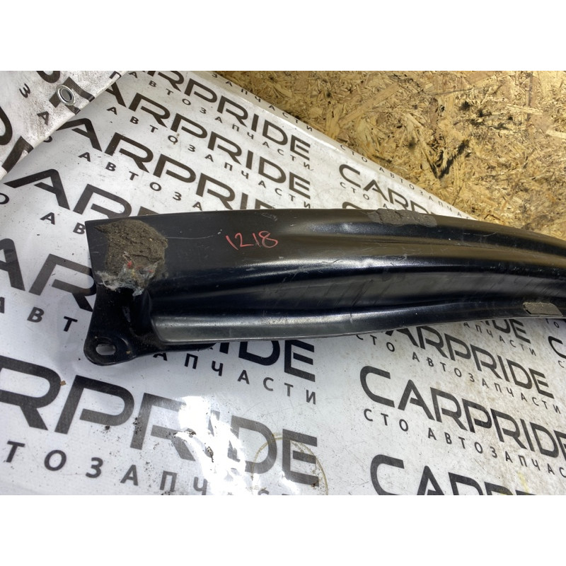 Усилитель бампера (наружные элементы кузова) Volkswagen Golf 1K 2.5 1K6807305