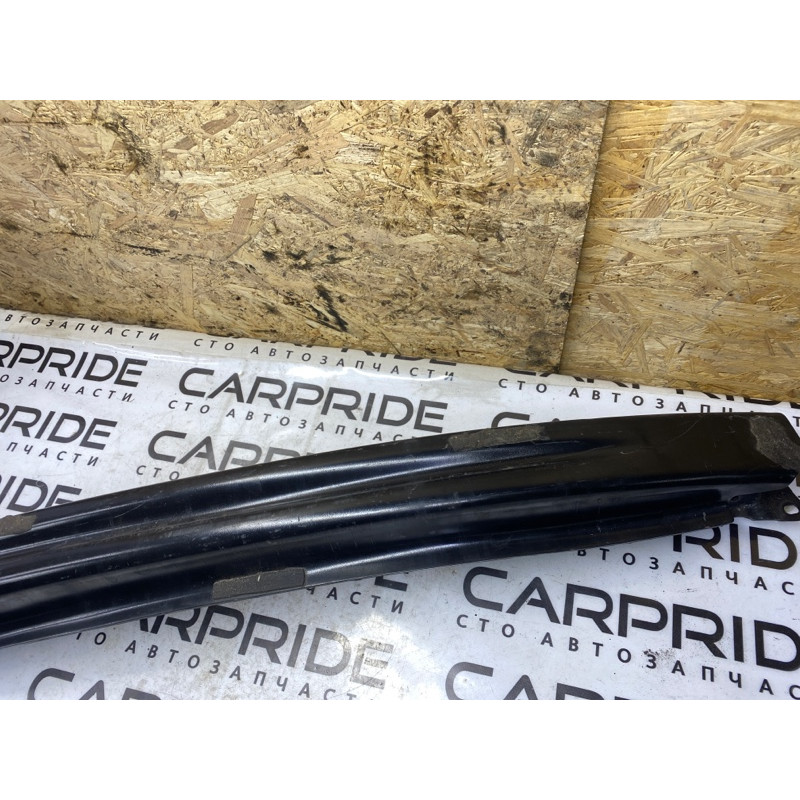 Усилитель бампера (наружные элементы кузова) Volkswagen Golf 1K 2.5 1K6807305