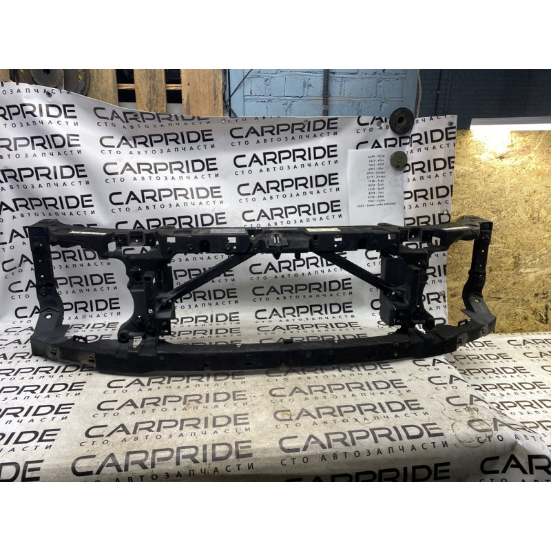 Телевизор (передняя часть кузова) (наружные элементы кузова) Land Rover Discovery 3 din500016