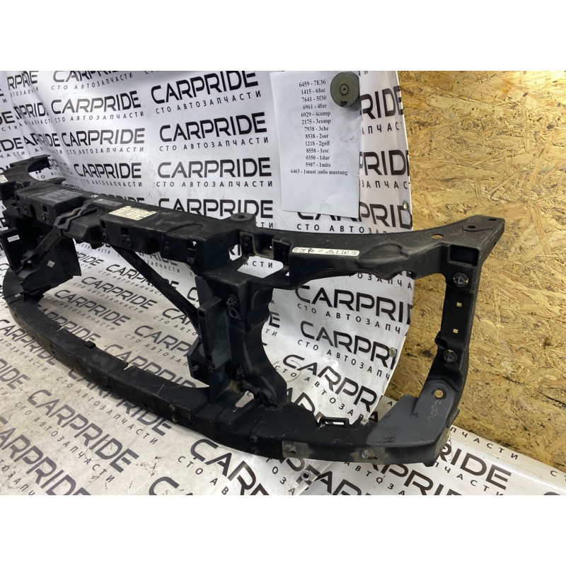 Телевизор (передняя часть кузова) (наружные элементы кузова) Land Rover Discovery 3 din500016